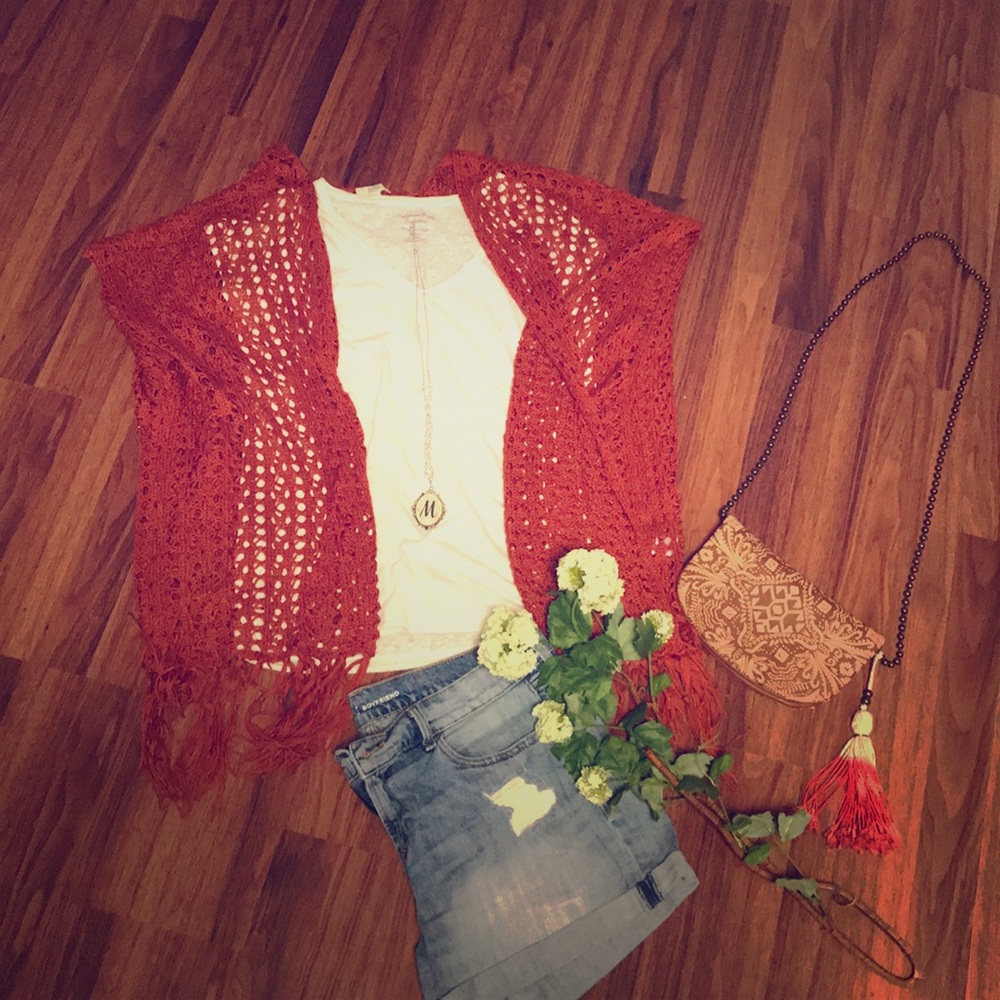 Boutique Sweater like Kimono w/free AE Tee👜👓